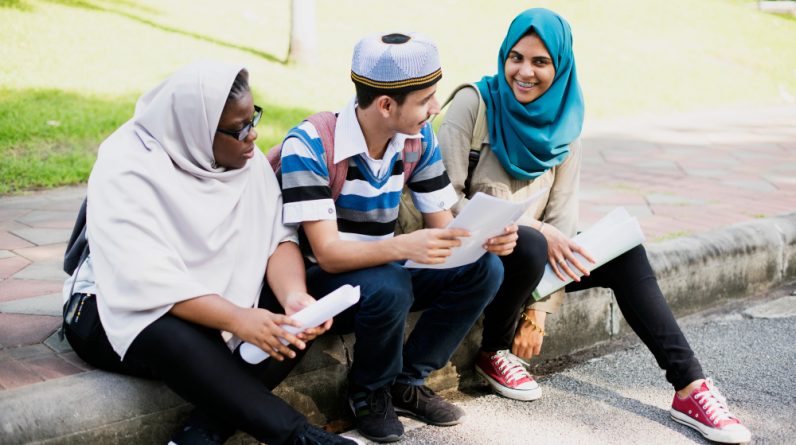 What Education Did Rony Kahana Have?